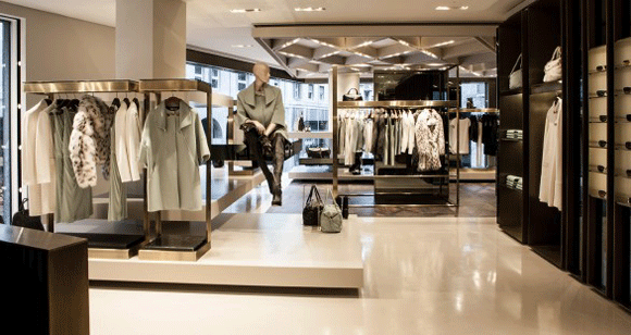 Versace collection a milano la prima boutique an for Design milano negozi