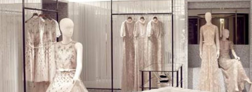 David Chipperfield firma il concept della rinnovata boutique Valentino a Parigi