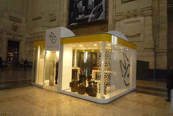 mandarina Duck Pop Up Store Milano Centrale