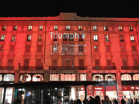 mega store Triumph Milano