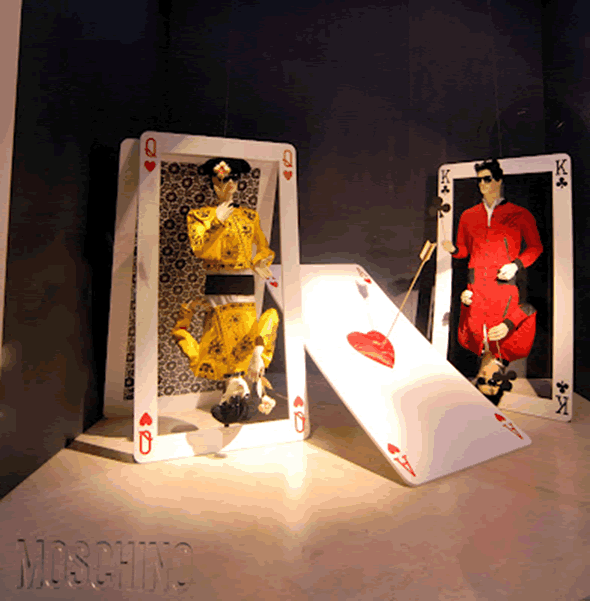 vetrine di Moschino.