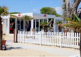 H&M temporary pop up store store Riccione