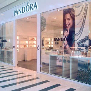 PANDORA espansione retail