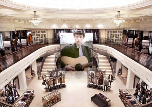 BURBERRY flagship Londra
