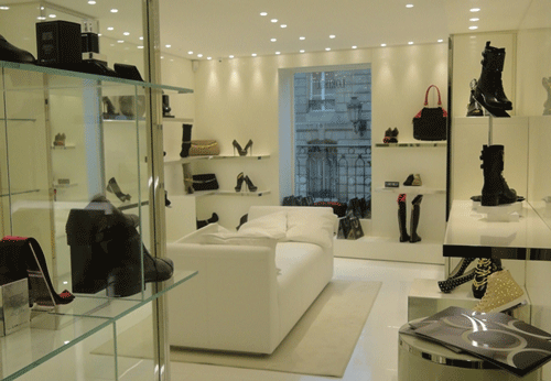 LORIBLU: boutique monomarca a Parigi. LORIBLU parigi