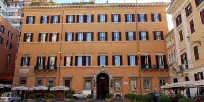 VALENTINO to open new flagship store in Rome.