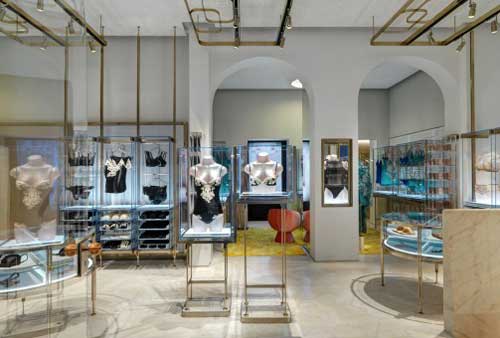 LA PERLA store Milano via Montenapoleone
