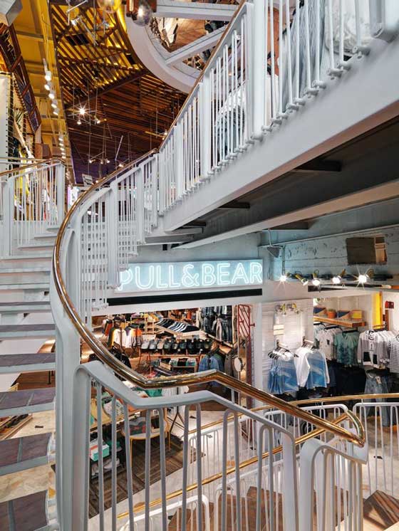 PULL&BEAR FLAGSHIP STORE MILANO
