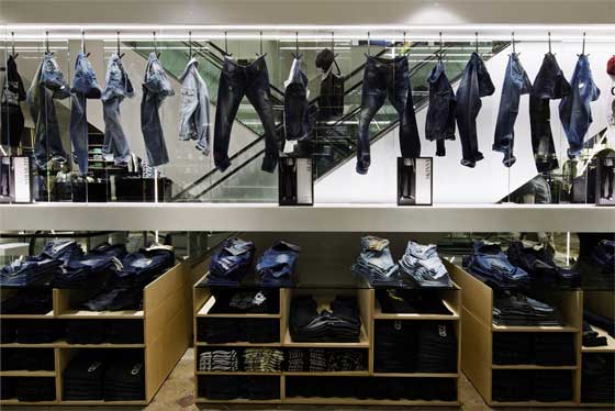 Ovs flagship via Dante Milano