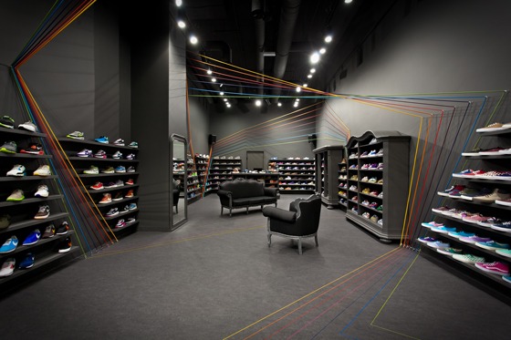 progettazione del negozio di calzature RUN COLORS