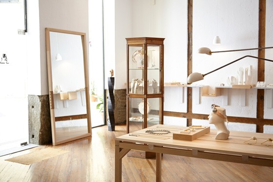 Pablo Limón Design Office has designed the new studio - shop of innovative jeweler Andrés Gallardo in Madrid