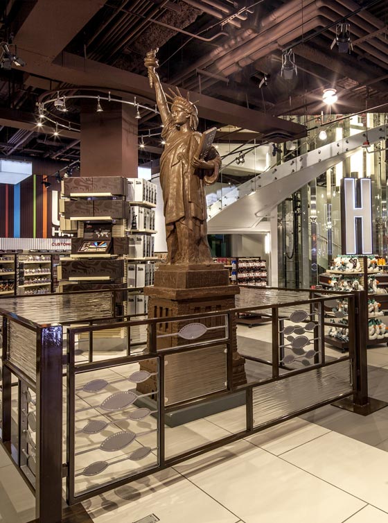 Hershey's_Las_Vegas_sculpture-by-JGA-AN-shopfittingmagazine