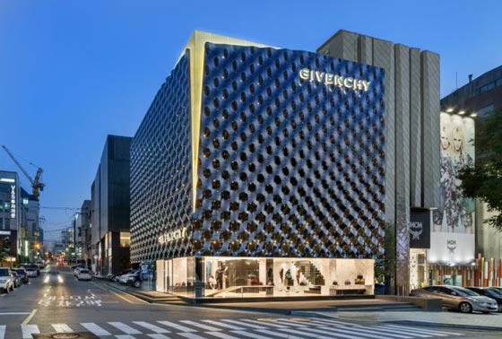 Il nuovo flagship store Givenchy di Seoul progettato dallo studio Piuarch