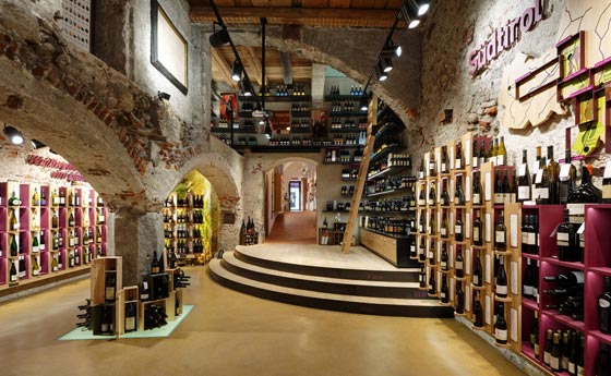 Studio Monovolume Architecture signs the HARPF DRINK SHOP in Bruneck