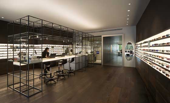 Ulloa Óptico Madrid: Contemporary Optical Store Design