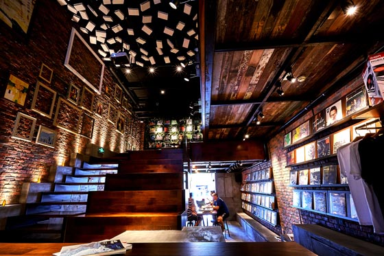 both_music_store_shanghai-prisma-design-an-shopfitting-magazine