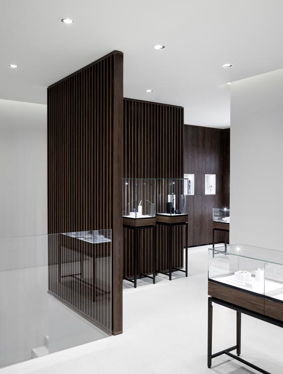 Interno del nuovo store Georg Jensen a Londra progettato da David Thulstrup