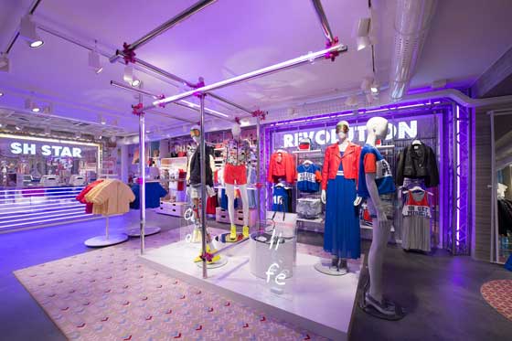In the central Via Dante no.7, opened the first Silvian Heach Boutique in Milan, a stunning space.