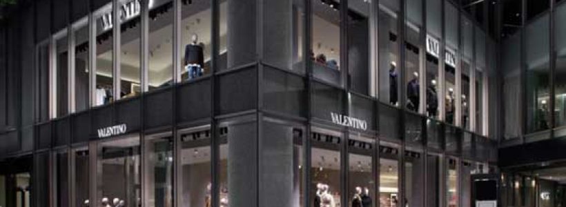 VALENTINO apre il suo primo flagship store a Tokyo.