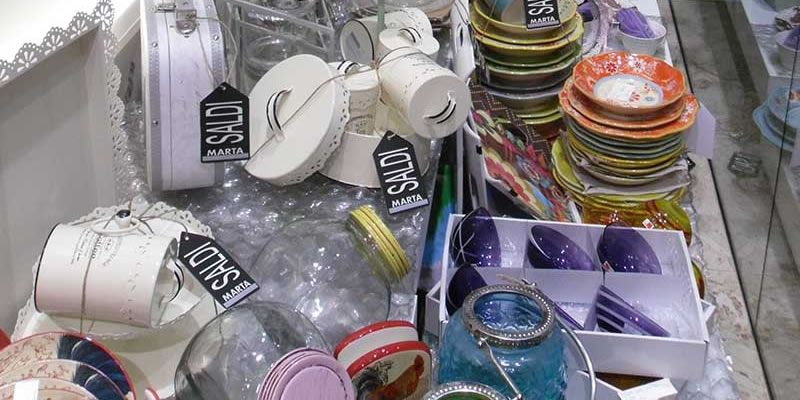 Allestimento vetrine Saldi di fine stagione