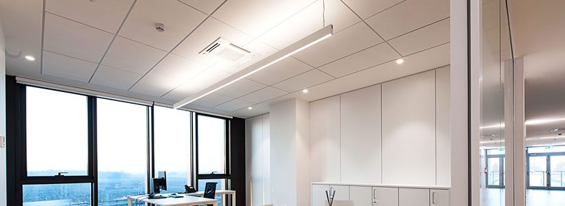 Ultima+ di Armstrong Building Products arreda la nuova prestigiosa sede Twinset a Carpi.