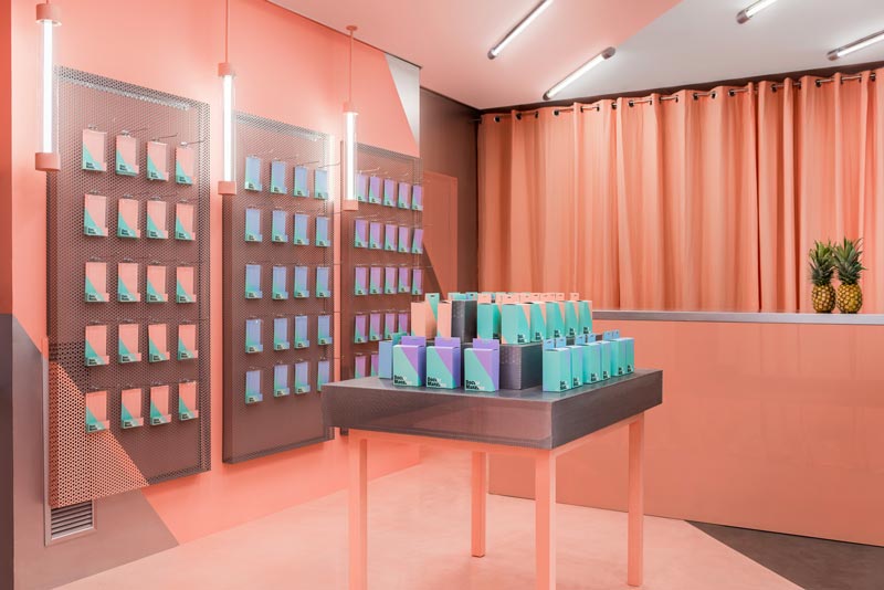 Masquespacio designs Doctor Manzana store