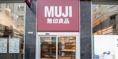 Il centro di Milano si arricchisce dell’inconfondibile design MUJI con il rinnovamento di uno dei suoi negozi storici.