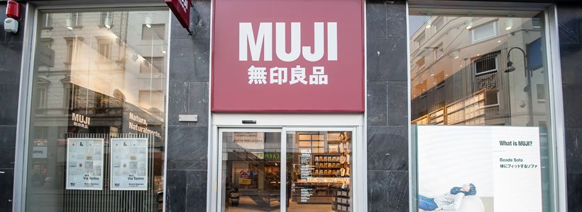 Il centro di Milano si arricchisce dell’inconfondibile design MUJI con il rinnovamento di uno dei suoi negozi storici.