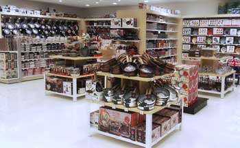 Satur apre a Deruta parco commerciale della rena Life Shopping