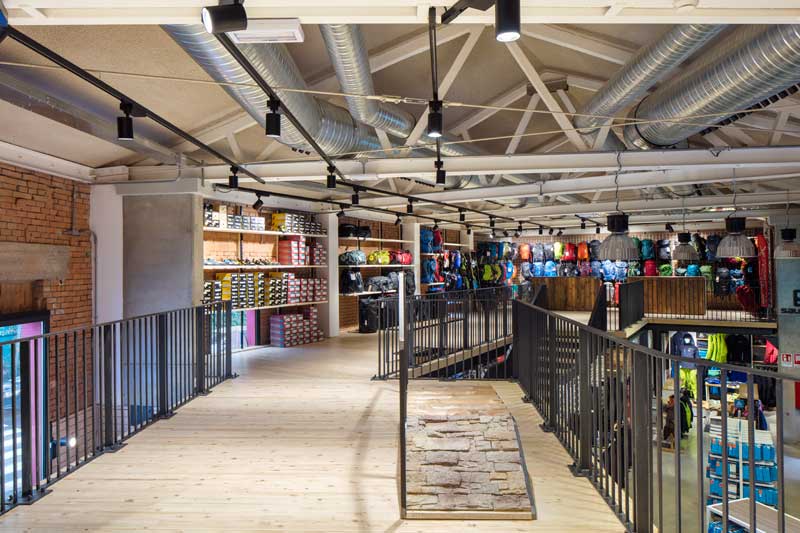 rp studio designed sport retail store nuovi orizzonti bologna