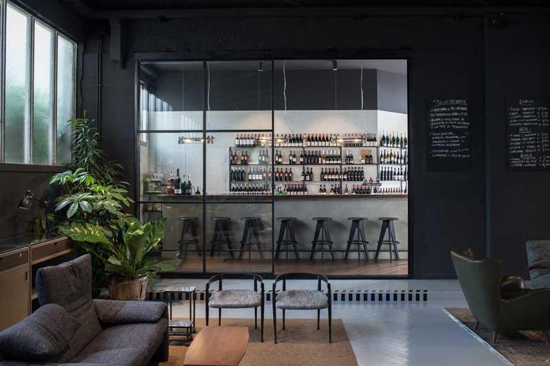 visual display progetto filling station motel udine