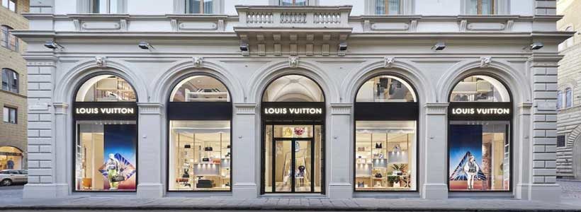 LOUIS VUITTON rinnova la boutique di Firenze.