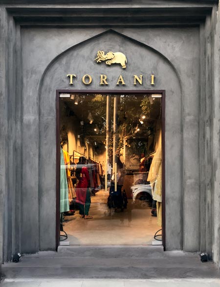 Bora Da`Designs signes the Torani Flagship Store