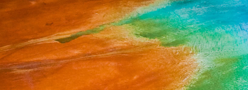 Decorazione cromatica ad effetto acidificato per pavimenti.