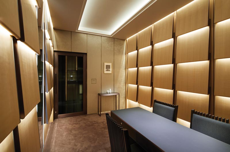 Ginza flagship store of NIWAKA, luxury jeweler from Kyoto - Interior design by GARDE Co., Ltd.