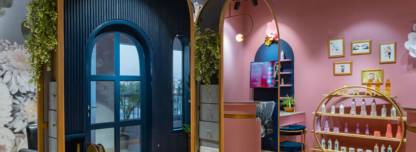 Salon Kalista progettato dall'architetto Pankti Shah dello Studio Amogh Designs
