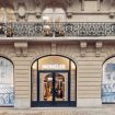 Moncler apre una nuova boutique a Parigi.
