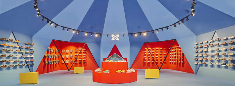 Il progetto per lo store Munich di Getafe, curato dallo Studio Animal, ricorda la struttura di un tendone da circo.