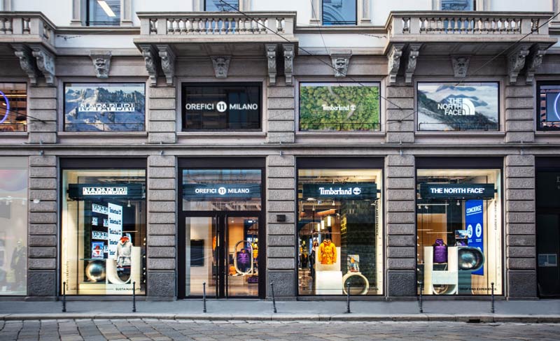 Aperto a Milano, in via Orefici 11, il primo multibrand store del gruppo VF.﻿
