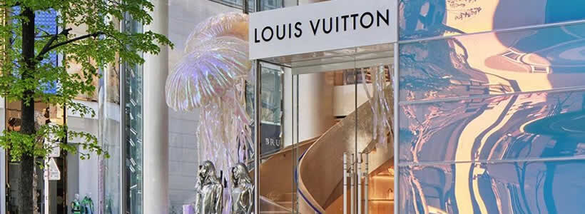 Louis Vuitton Ginza Namiki flagship store