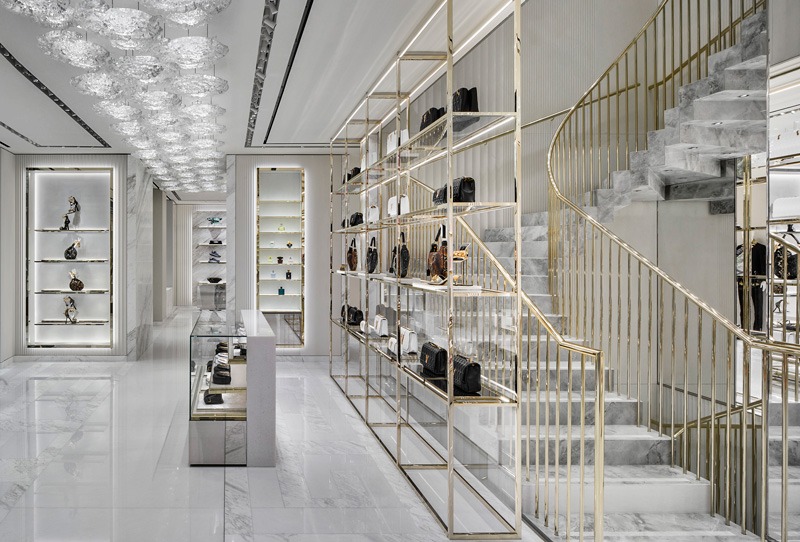 Interior design flagship store Versace di Parigi
