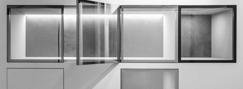VTHECA è un sistema di aperture raso muro per pareti in cartongesso