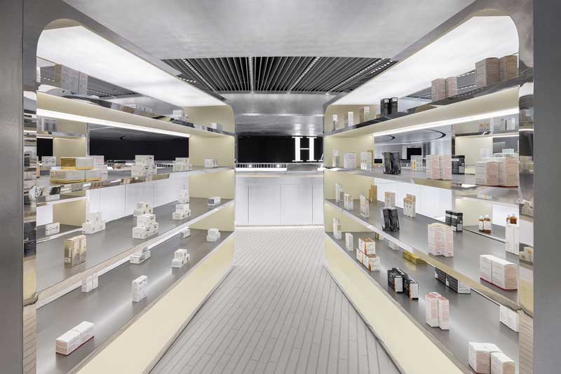 Various Associates has developed the new retail premises for the HAYDON cosmetics brand.