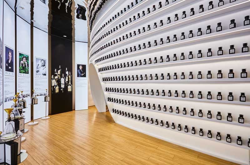 VIVINEVO Fragrance Art Gallery by SODA architects