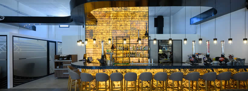 Moto Café Luxury by Castellino Arquitectos
