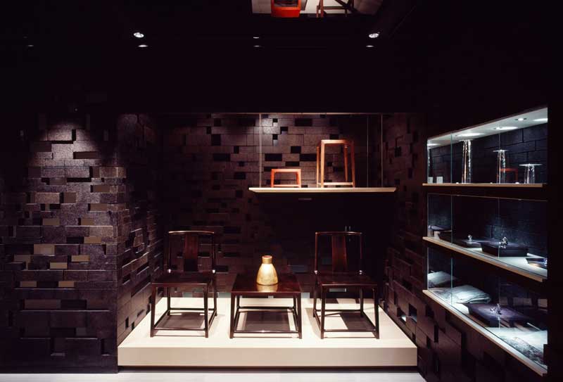 Kengo Kuma designs Shang Xia store interior with a lattice of extruded aluminium sections.