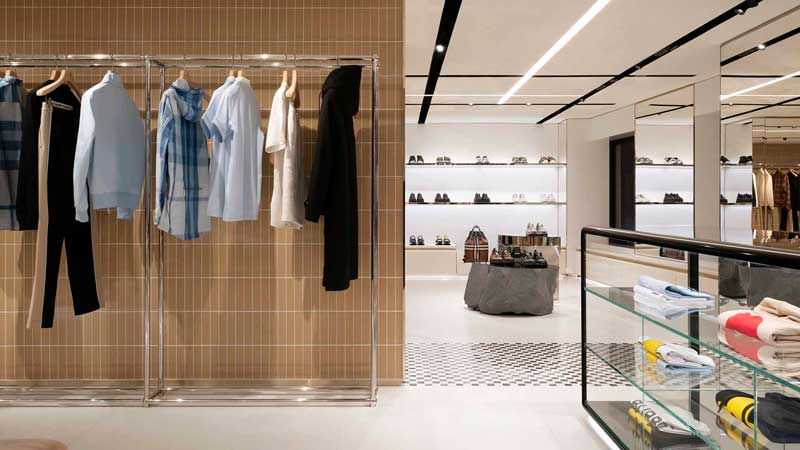 Burberry apre con un nuovo concept il flagship store di Rue Saint-Honoré
