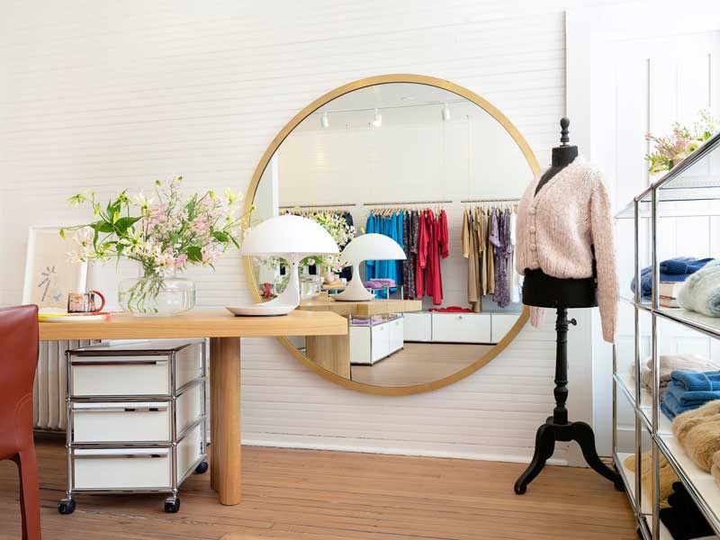 Il bianco USM illumina il nuovo shop newyorkese  della designer di moda Suzie Kondi