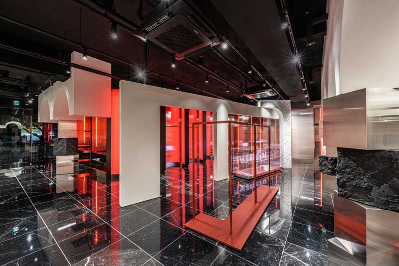 Niiiz DESIGN LAB progetta il flagship store del brand giapponese V12