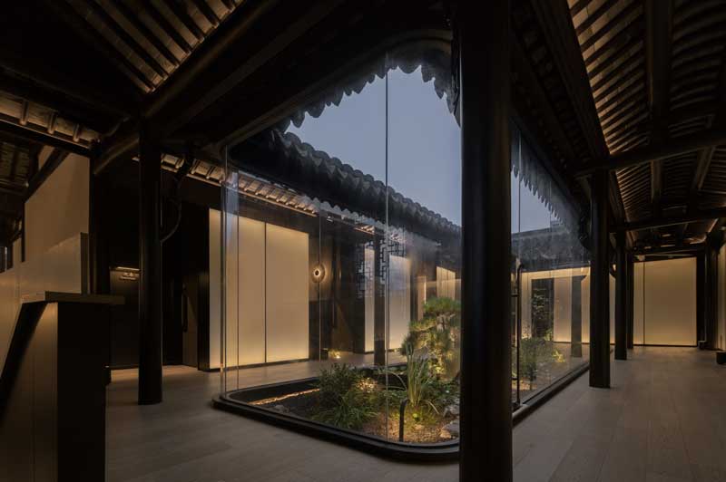 Designed by S5 Design Yechun Teahouse is a famous natural garden-style teahouse in Yangzhou